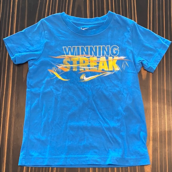 Nike ‘Winning Streak’ Glow in the Dark Boy Tshirt - Picture 1 of 3
